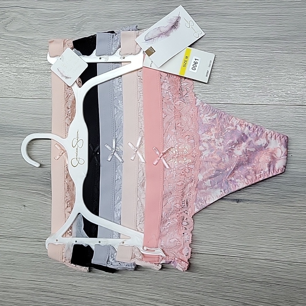 JESSICA SIMPSON THONGS.